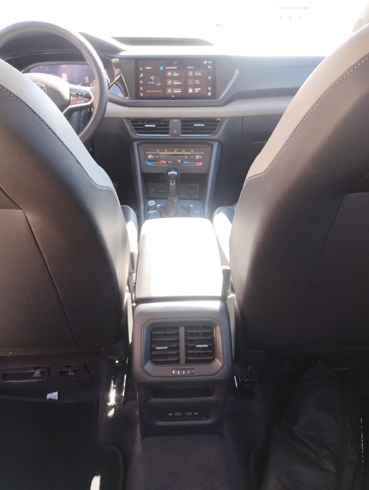 Volkswagen Taos Confortline foto 12